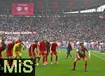 03.05.2025, Fussball 1. Bundesliga 2024/2025, 32. Spieltag, RB Leipzig - FC Bayern Mnchen, in der Red Bull Arena Leipzig, LaOla der Bayern Spieler.v.l. Serge Gnabry (FC Bayern Mnchen), Torwart Daniel Peretz (FC Bayern Mnchen), Konrad Laimer (FC Bayern Mnchen), Torwart Jonas Urbig (FC Bayern Mnchen), ,15, Aleksandar Pavlovic (Bayern Mnchen) , Leon Goretzka (FC Bayern Mnchen), Gabriel Vidovic (FC Bayern Mnchen) , Josip Stanisic (Bayern Mnchen) und Thomas Mller (FC Bayern Mnchen) 


