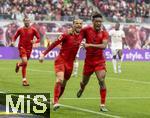 03.05.2025, Fussball 1. Bundesliga 2024/2025, 32. Spieltag, RB Leipzig - FC Bayern Mnchen, in der Red Bull Arena Leipzig, Torjubel Leroy Sane (li, Bayern Mnchen) nach seinem 3:2 Fhrungstreffer, mit Kingsley Coman (FC Bayern Mnchen), 