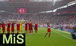 03.05.2025, Fussball 1. Bundesliga 2024/2025, 32. Spieltag, RB Leipzig - FC Bayern Mnchen, in der Red Bull Arena Leipzig, Dank an die Fans, die Bayernspieler nach dem Spiel. re: Thomas Mller (FC Bayern Mnchen) 