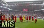 03.05.2025, Fussball 1. Bundesliga 2024/2025, 32. Spieltag, RB Leipzig - FC Bayern Mnchen, in der Red Bull Arena Leipzig, Dank an die Fans, die Bayernspieler nach dem Spiel. re: Thomas Mller (FC Bayern Mnchen) 