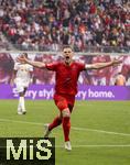 03.05.2025, Fussball 1. Bundesliga 2024/2025, 32. Spieltag, RB Leipzig - FC Bayern Mnchen, in der Red Bull Arena Leipzig, Torjubel Joshua Kimmich (FC Bayern Mnchen) nach dem Tor von Leroy Sane (Bayern Mnchen) 