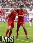 03.05.2025, Fussball 1. Bundesliga 2024/2025, 32. Spieltag, RB Leipzig - FC Bayern Mnchen, in der Red Bull Arena Leipzig, Torjubel Leroy Sane (li, Bayern Mnchen) nach seinem 3:2 Fhrungstreffer, mit Kingsley Coman (FC Bayern Mnchen), 