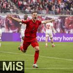 03.05.2025, Fussball 1. Bundesliga 2024/2025, 32. Spieltag, RB Leipzig - FC Bayern Mnchen, in der Red Bull Arena Leipzig, Torjubel Joshua Kimmich (FC Bayern Mnchen) nach dem Tor von Leroy Sane (Bayern Mnchen) 