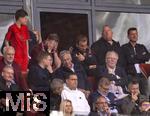 03.05.2025, Fussball 1. Bundesliga 2024/2025, 32. Spieltag, RB Leipzig - FC Bayern Mnchen, in der Red Bull Arena Leipzig, Ehrentribne, mit Harry Kane (FC Bayern Mnchen), Bruder Charlie Kane, Sportvorstand Max Eberl (Bayern Mnchen), Vorstandsvorsitzender Jan-Christian Dreesen (FC Bayern Mnchen), Prsident Herbert Hainer (FC Bayern), 
