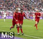03.05.2025, Fussball 1. Bundesliga 2024/2025, 32. Spieltag, RB Leipzig - FC Bayern Mnchen, in der Red Bull Arena Leipzig, Torjubel Leroy Sane (li, Bayern Mnchen) nach seinem 3:2 Fhrungstreffer, mit Kingsley Coman (FC Bayern Mnchen), 