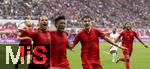 03.05.2025, Fussball 1. Bundesliga 2024/2025, 32. Spieltag, RB Leipzig - FC Bayern Mnchen, in der Red Bull Arena Leipzig, Torjubel Leroy Sane (li, Bayern Mnchen) nach seinem 3:2 Fhrungstreffer, mit Kingsley Coman (FC Bayern Mnchen) und Aleksandar Pavlovic (Bayern Mnchen)  