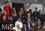 03.05.2025, Fussball 1. Bundesliga 2024/2025, 32. Spieltag, RB Leipzig - FC Bayern Mnchen, in der Red Bull Arena Leipzig, Ehrentribne, mit Harry Kane (FC Bayern Mnchen), Bruder Charlie Kane, Sportvorstand Max Eberl (Bayern Mnchen), Vorstandsvorsitzender Jan-Christian Dreesen (FC Bayern Mnchen), Prsident Herbert Hainer (FC Bayern), 
