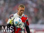 03.05.2025, Fussball 1. Bundesliga 2024/2025, 32. Spieltag, RB Leipzig - FC Bayern Mnchen, in der Red Bull Arena Leipzig, Torwart Daniel Peretz (FC Bayern Mnchen) beim Aufwrmen.
