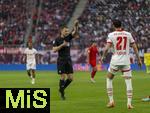 03.05.2025, Fussball 1. Bundesliga 2024/2025, 32. Spieltag, RB Leipzig - FC Bayern Mnchen, in der Red Bull Arena Leipzig,  Schiedsrichter Felix Zwayer.