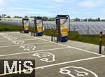 09.05.2025, Ltzen (Sachsen Anhalt), Der Energieversorger EnBW hat hier einen Ladepark fr E-Autos an der Autobahn A9 installiert. An 8 modernen Schnell-Ladesulen knnen hier E-Autos ihren Akku aufladen. Alle Stalls sind 300KW Schnellader, HPC Hypercharger. Alle Ladepltze sind leer.