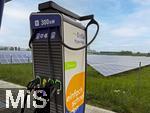 09.05.2025, Ltzen (Sachsen Anhalt), Der Energieversorger EnBW hat hier einen Ladepark fr E-Autos an der Autobahn A9 installiert. An 8 modernen Schnell-Ladesulen knnen hier E-Autos ihren Akku mit kostrom aufladen. Alle Stalls sind 300KW Schnellader, HPC Hypercharger. 