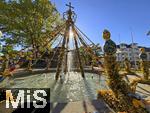 04.05.2025,  Osterfest, mit OSTERBRUNNENFEST in Bad Wrishofen im Allgu, Viele wunderschn verzierte Osterbrunnen knnen die Gste rund um Ostern 2025 in Bad Wrishofen bewundern, wie hier am Kurhaus.
