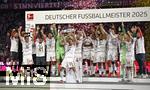 10.05.2025, Fussball 1. Bundesliga 2024/2025, 33. Spieltag, FC Bayern Mnchen - Borussia Mnchengladbach, in der Allianz-Arena Mnchen. der FC Bayern Feiert den Gewinn der Deutschen Meisterschaft, Thomas Mller (Bayern Mnchen) mit der Meisterschale

