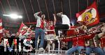 10.05.2025, Fussball 1. Bundesliga 2024/2025, 33. Spieltag, FC Bayern Mnchen - Borussia Mnchengladbach, in der Allianz-Arena Mnchen. der FC Bayern Feiert den Gewinn der Deutschen Meisterschaft, Thomas Mller (Bayern Mnchen) bei den Fans

