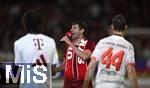 10.05.2025, Fussball 1. Bundesliga 2024/2025, 33. Spieltag, FC Bayern Mnchen - Borussia Mnchengladbach, in der Allianz-Arena Mnchen. der FC Bayern Feiert den Gewinn der Deutschen Meisterschaft, Thomas Mller (Bayern Mnchen) bedankt sich

