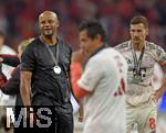 10.05.2025, Fussball 1. Bundesliga 2024/2025, 33. Spieltag,  FC Bayern Mnchen - Borussia Mnchengladbach, in der Allianz-Arena Mnchen. Trainer Vincent Kompany (FC Bayern Mnchen) feiert 

