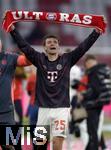 10.05.2025, Fussball 1. Bundesliga 2024/2025, 33. Spieltag,  FC Bayern Mnchen - Borussia Mnchengladbach, in der Allianz-Arena Mnchen. Thomas Mller (FC Bayern Mnchen) mit Ultra Schal

