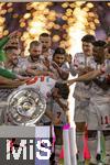 10.05.2025, Fussball 1. Bundesliga 2024/2025, 33. Spieltag,  FC Bayern Mnchen - Borussia Mnchengladbach, in der Allianz-Arena Mnchen. Der FC Bayern Mnchen feiert seine 34.Meisterschaft nach dem Spiel. Thomas Mller, Konrad Laimer (FC Bayern Mnchen), Min-jae Kim (Bayern Mnchen, Minjae Kim), Serge Gnabry (FC Bayern Mnchen), Kingsley Coman (FC Bayern Mnchen) 