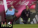 10.05.2025, Fussball 1. Bundesliga 2024/2025, 33. Spieltag,  FC Bayern Mnchen - Borussia Mnchengladbach, in der Allianz-Arena Mnchen. Torwart Manuel Neuer (FC Bayern Mnchen) kommt ins Stadion.