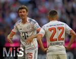 10.05.2025, Fussball 1. Bundesliga 2024/2025, 33. Spieltag,  FC Bayern Mnchen - Borussia Mnchengladbach, in der Allianz-Arena Mnchen. v.l. Thomas Mller (FC Bayern Mnchen) und Raphael Guerreiro (FC Bayern Mnchen) 