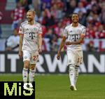 10.05.2025, Fussball 1. Bundesliga 2024/2025, 33. Spieltag,  FC Bayern Mnchen - Borussia Mnchengladbach, in der Allianz-Arena Mnchen. v.l. Konrad Laimer (FC Bayern Mnchen) und Michael Olise (FC Bayern Mnchen) 