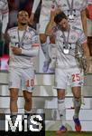 10.05.2025, Fussball 1. Bundesliga 2024/2025, 33. Spieltag,  FC Bayern Mnchen - Borussia Mnchengladbach, in der Allianz-Arena Mnchen. v.l. Leroy Sane (Bayern Mnchen) und Thomas Mller (FC Bayern Mnchen) mit Schale.
