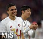 10.05.2025, Fussball 1. Bundesliga 2024/2025, 33. Spieltag,  FC Bayern Mnchen - Borussia Mnchengladbach, in der Allianz-Arena Mnchen. Joao Palhinha (FC Bayern Mnchen) ist stolz