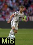10.05.2025, Fussball 1. Bundesliga 2024/2025, 33. Spieltag,  FC Bayern Mnchen - Borussia Mnchengladbach, in der Allianz-Arena Mnchen. Joshua Kimmich (FC Bayern Mnchen) am Ball,