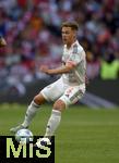 10.05.2025, Fussball 1. Bundesliga 2024/2025, 33. Spieltag,  FC Bayern Mnchen - Borussia Mnchengladbach, in der Allianz-Arena Mnchen. Joshua Kimmich (FC Bayern Mnchen) am Ball,