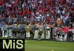 10.05.2025, Fussball 1. Bundesliga 2024/2025, 33. Spieltag,  FC Bayern Mnchen - Borussia Mnchengladbach, in der Allianz-Arena Mnchen. Die Blasmusik spielt auf dem Platz auf.