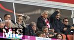 10.05.2025, Fussball 1. Bundesliga 2024/2025, 33. Spieltag,  FC Bayern Mnchen - Borussia Mnchengladbach, in der Allianz-Arena Mnchen.  Ministerprsident Dr. Markus Sder (2.v.re oben) und Vorstandsvorsitzender Jan-Christian Dreesen (FC Bayern Mnchen) kratzen sich synchron am Kopf.  MdL Klaus Holetschek (oben re.) auf der Ehrentribne.Prsident Herbert Hainer (FC Bayern), Sportvorstand Max Eberl (Bayern Mnchen), 
