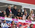 10.05.2025, Fussball 1. Bundesliga 2024/2025, 33. Spieltag,  FC Bayern Mnchen - Borussia Mnchengladbach, in der Allianz-Arena Mnchen.  Ministerprsident Dr. Markus Sder (2.v.li), MdL Klaus Holetschek (3.v.li, beide CSU) auf der Ehrentribne. Prsident Herbert Hainer (FC Bayern), 