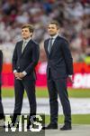 10.05.2025, Fussball 1. Bundesliga 2024/2025, 33. Spieltag,  FC Bayern Mnchen - Borussia Mnchengladbach, in der Allianz-Arena Mnchen. Siegerehrung des Deutschen Meisters, der FC Bayern feiert seine 34. Meisterschaft nach Spielende. DFL-Geschftsfhrer Steffen Merkel (li.) und Marc Lenz (re).
