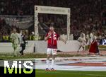 10.05.2025, Fussball 1. Bundesliga 2024/2025, 33. Spieltag,  FC Bayern Mnchen - Borussia Mnchengladbach, in der Allianz-Arena Mnchen. Siegerehrung des Deutschen Meisters, der FC Bayern feiert seine 34. Meisterschaft nach Spielende. Thomas Mller (FC Bayern Mnchen) hlt ganz nass nach einer Bierdusche seine Abschiedsrede. 