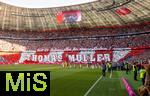10.05.2025, Fussball 1. Bundesliga 2024/2025, 33. Spieltag,  FC Bayern Mnchen - Borussia Mnchengladbach, in der Allianz-Arena Mnchen. Groe Choreografie der Bayernfans zum Abschied von Thomas Mller (FC Bayern Mnchen)  