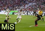 10.05.2025, Fussball 1. Bundesliga 2024/2025, 33. Spieltag,  FC Bayern Mnchen - Borussia Mnchengladbach, in der Allianz-Arena Mnchen. li: Thomas Mller (FC Bayern Mnchen) Schuss.