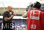 17.05.2025, Fussball 1. Bundesliga 2024/2025, 34. Spieltag,  TSG 1899 Hoffenheim - FC Bayern Mnchen, In der Pre-Zero-Arena Sinsheim. Trainer Vincent Kompany (FC Bayern Mnchen) beim sky Interview

