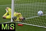 17.05.2025, Fussball 1. Bundesliga 2024/2025, 34. Spieltag,  TSG 1899 Hoffenheim - FC Bayern Mnchen, In der Pre-Zero-Arena Sinsheim. Torwart Oliver Baumann (TSG 1899 Hoffenheim) kassiert das 0:1

