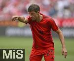 17.05.2025, Fussball 1. Bundesliga 2024/2025, 34. Spieltag,  TSG 1899 Hoffenheim - FC Bayern Mnchen, In der Pre-Zero-Arena Sinsheim. Thomas Mller (FC Bayern Mnchen) gestikuliert

