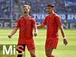 17.05.2025, Fussball 1. Bundesliga 2024/2025, 34. Spieltag,  TSG 1899 Hoffenheim - FC Bayern Mnchen, In der Pre-Zero-Arena Sinsheim. v.l. Joshua Kimmich (FC Bayern Mnchen) und Aleksandar Pavlovic (Bayern Mnchen)  Torjubel

