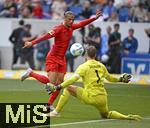 17.05.2025, Fussball 1. Bundesliga 2024/2025, 34. Spieltag,  TSG 1899 Hoffenheim - FC Bayern Mnchen, In der Pre-Zero-Arena Sinsheim. v.l. Leroy Sane (Bayern Mnchen) gegen Torwart Oliver Baumann (TSG 1899 Hoffenheim) 


