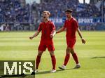 17.05.2025, Fussball 1. Bundesliga 2024/2025, 34. Spieltag,  TSG 1899 Hoffenheim - FC Bayern M�nchen, In der Pre-Zero-Arena Sinsheim. v.li: Torjubel Joshua Kimmich (FC Bayern M�nchen) mit Aleksandar Pavlovic (Bayern M�nchen)  