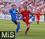 17.05.2025, Fussball 1. Bundesliga 2024/2025, 34. Spieltag,  TSG 1899 Hoffenheim - FC Bayern M�nchen, In der Pre-Zero-Arena Sinsheim. v.li: Anton Stach (TSG 1899 Hoffenheim) gegen Thomas M�ller (FC Bayern M�nchen) 