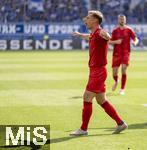 17.05.2025, Fussball 1. Bundesliga 2024/2025, 34. Spieltag,  TSG 1899 Hoffenheim - FC Bayern M�nchen, In der Pre-Zero-Arena Sinsheim. Torjubel Joshua Kimmich (FC Bayern M�nchen) 