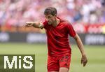 17.05.2025, Fussball 1. Bundesliga 2024/2025, 34. Spieltag,  TSG 1899 Hoffenheim - FC Bayern M�nchen, In der Pre-Zero-Arena Sinsheim. Thomas M�ller (FC Bayern M�nchen) gibt Anweisungen.