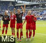 17.05.2025, Fussball 1. Bundesliga 2024/2025, 34. Spieltag,  TSG 1899 Hoffenheim - FC Bayern M�nchen, In der Pre-Zero-Arena Sinsheim. Schlussjubel der Bayern nach dem Spiel. Joao Palhinha (FC Bayern M�nchen), Eric Dier (FC Bayern M�nchen), Thomas M�ller (FC Bayern M�nchen), Joshua Kimmich (FC Bayern M�nchen), 