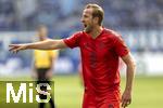 17.05.2025, Fussball 1. Bundesliga 2024/2025, 34. Spieltag,  TSG 1899 Hoffenheim - FC Bayern M�nchen, In der Pre-Zero-Arena Sinsheim.  Harry Kane (FC Bayern M�nchen) gibt Anweisungen.