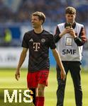 17.05.2025, Fussball 1. Bundesliga 2024/2025, 34. Spieltag,  TSG 1899 Hoffenheim - FC Bayern M�nchen, In der Pre-Zero-Arena Sinsheim. Schlussjubel der Bayern nach dem Spiel. Thomas M�ller (FC Bayern M�nchen) lachend 