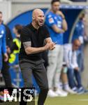 17.05.2025, Fussball 1. Bundesliga 2024/2025, 34. Spieltag,  TSG 1899 Hoffenheim - FC Bayern M�nchen, In der Pre-Zero-Arena Sinsheim. Trainer Christian Ilzer (Hoffenheim)  gibt Anweisungen