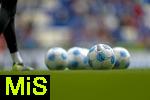 17.05.2025, Fussball 1. Bundesliga 2024/2025, 34. Spieltag,  TSG 1899 Hoffenheim - FC Bayern M�nchen, In der Pre-Zero-Arena Sinsheim. Spielb�lle